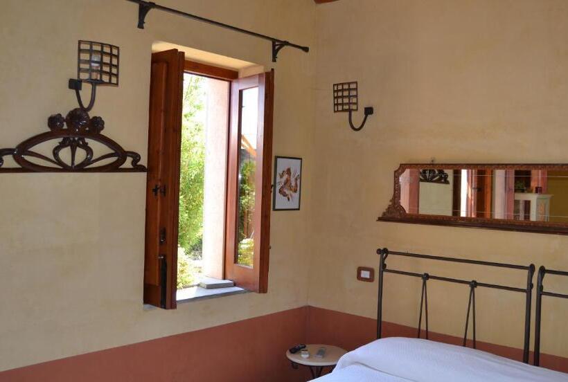 Студия Стандарт, Bioagriturismo Antica Sena
