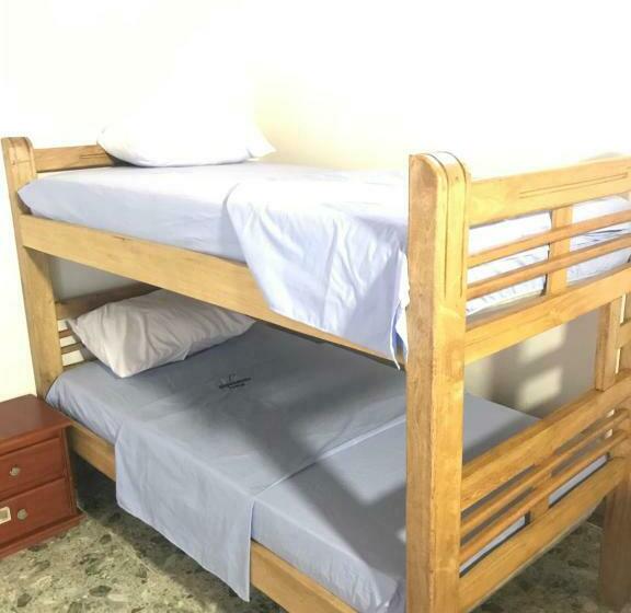 공동 객실, Playa Samara Hostel
