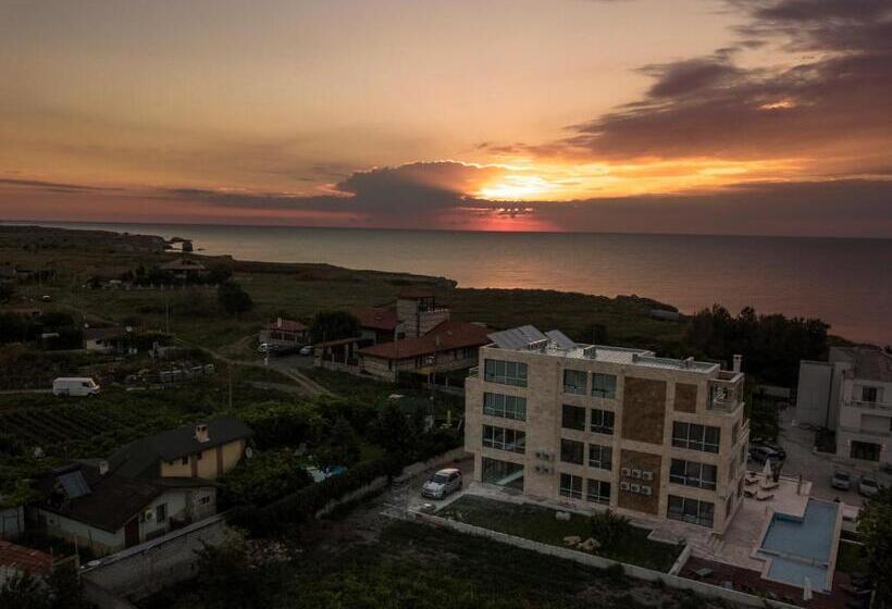 Трехместный Номер Deluxe Вид на Море, Villa Ambra