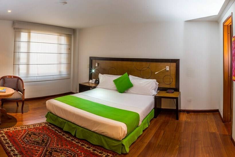Номер Superior, Emaus Bogotá