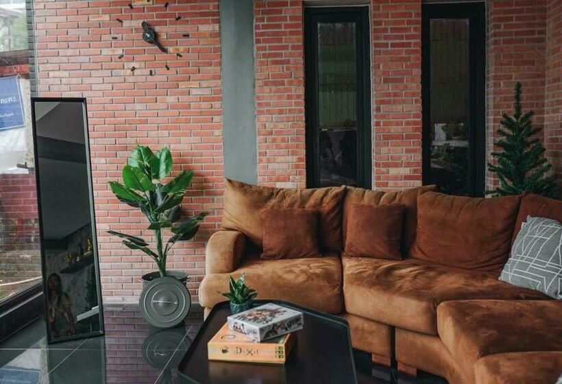 Номер Deluxe с Балконом, Tall Tree Kata Phuket