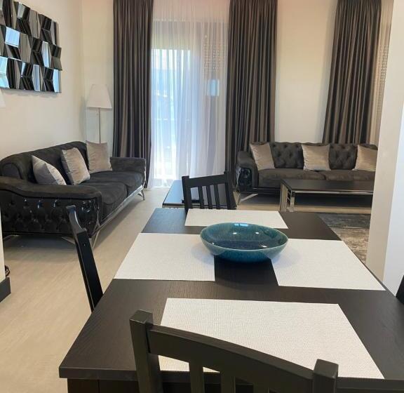 Апартаменты 1 Спальня с Балконом, Enjoy Life Apartments