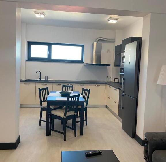 Апартаменты 1 Спальня с Балконом, Enjoy Life Apartments
