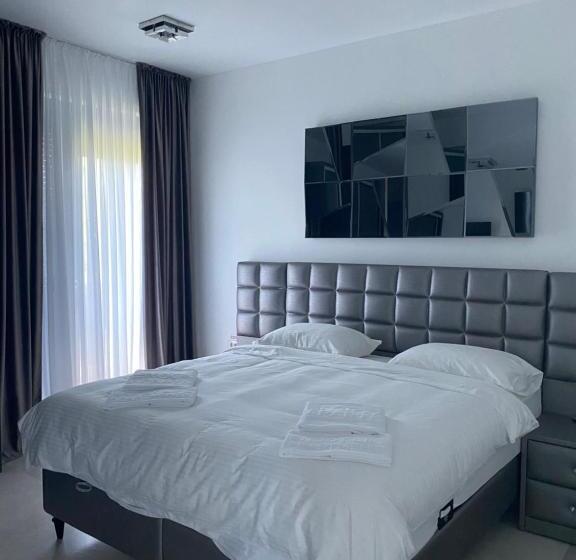 Апартаменты 1 Спальня с Балконом, Enjoy Life Apartments