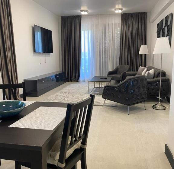 Апартаменты 1 Спальня с Балконом, Enjoy Life Apartments