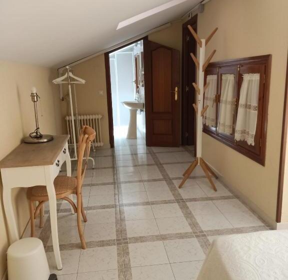 Quarto Estandar, Casa De Huéspedes Vecinodecerbantes