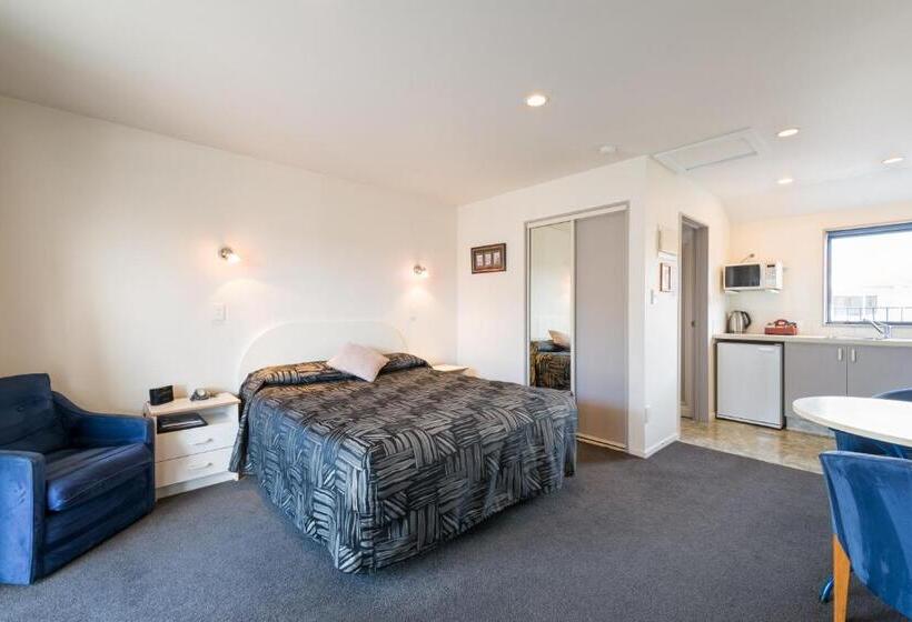 Студия Стандарт, Annabelle Court Motel
