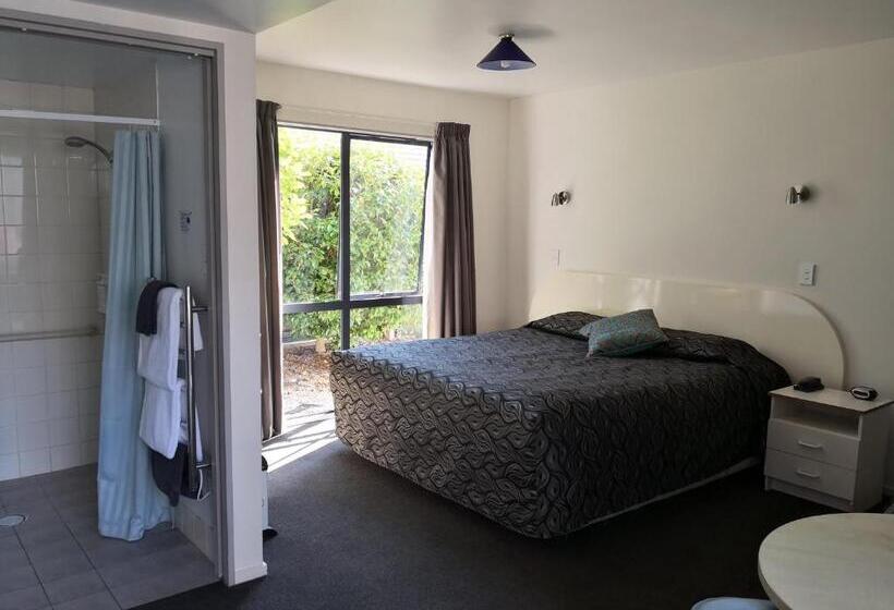 Студио Executive, Annabelle Court Motel