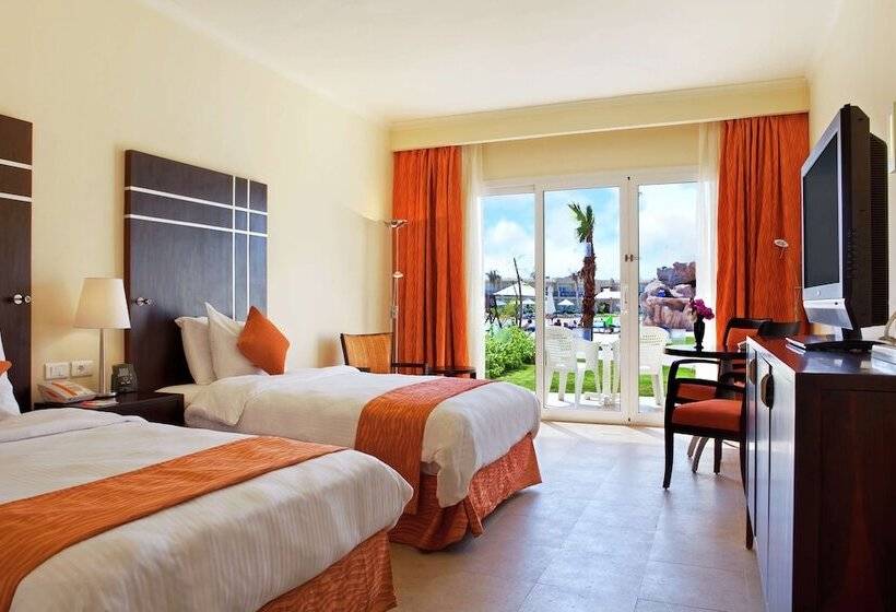 اتاق لوکس با چشم‌انداز استخر, Doubletree By Hilton Sharm El Sheikh  Sharks Bay Resort