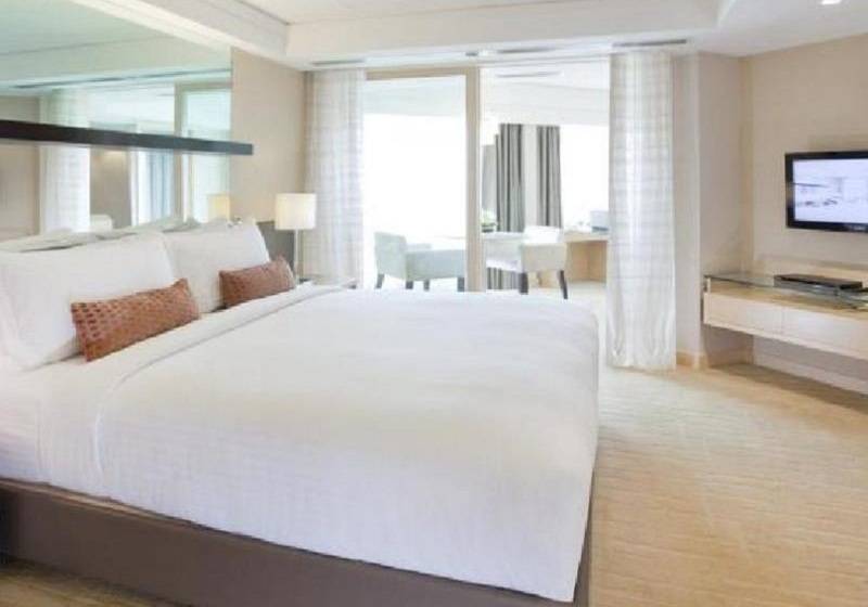 Номер Клуб, Dorsett Grand Subang