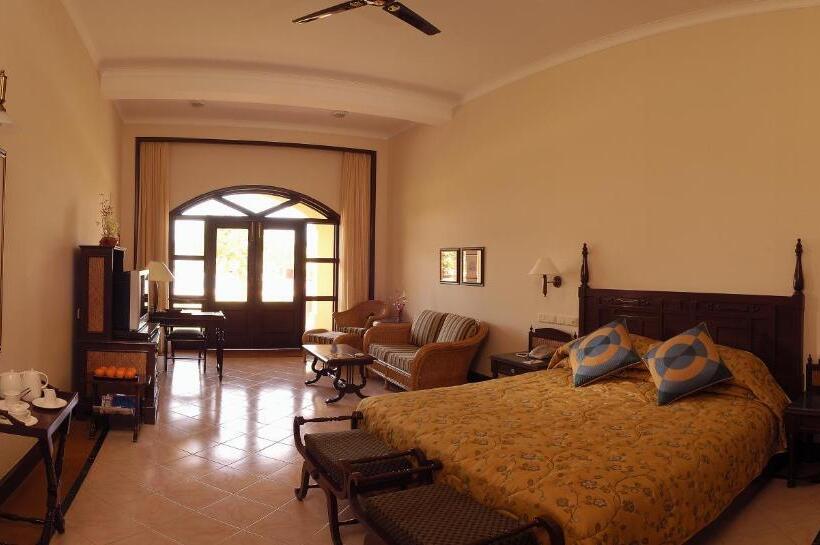 Люкс Кровать Кинг, The Lalit Golf & Spa Resort Goa