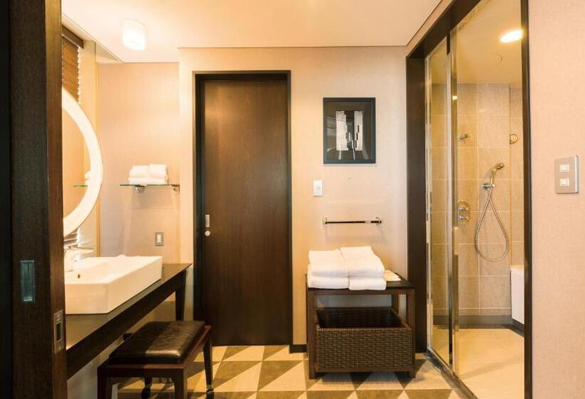 سوئیت جونیور با تخت بزرگ, The Royal Park Hotel Iconic Tokyo Shiodome