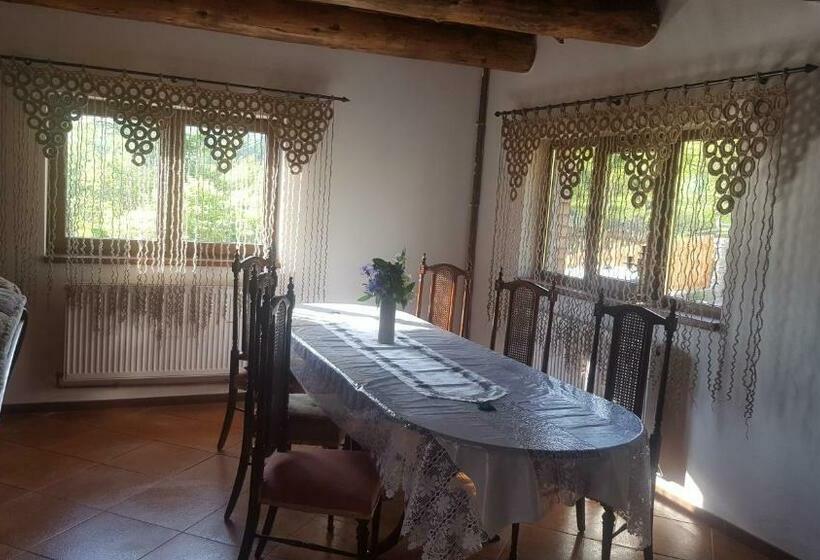 Дом 1 Спальня, Casa Din Piatra