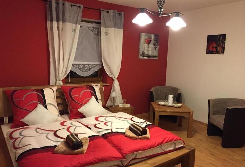 Люкс, Gästezimmer Hans Norbert Mack