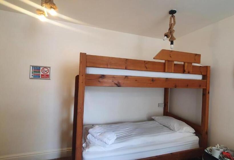 חדר אקונומי לארבעה, Reef Lodge