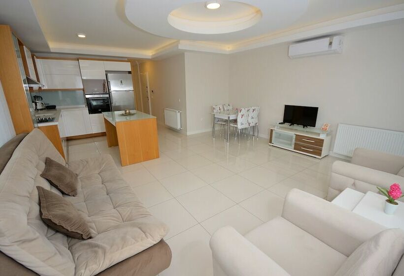コンフォーとスイートルーム, Saatli Apart Otel