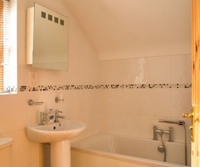 Дом 1 Спальня, Shamrock Cottage