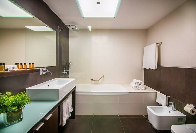 سوئیت کلاسیک, Rr Hotel Da Rocha