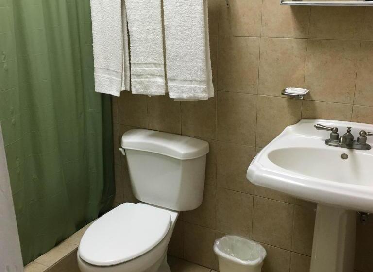 اتاق استاندارد با 2 تخت دوبل, Borinquen Beach Inn