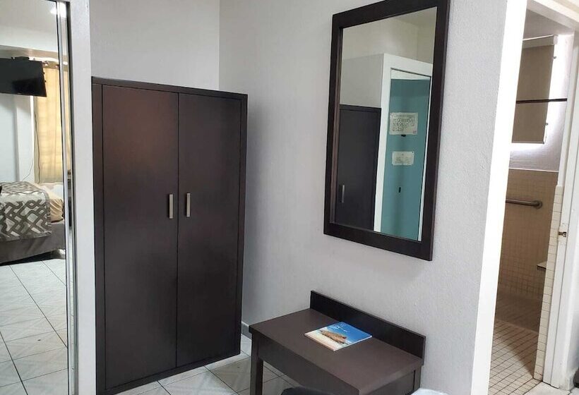 اتاق استاندارد با 2 تخت دوبل, Borinquen Beach Inn
