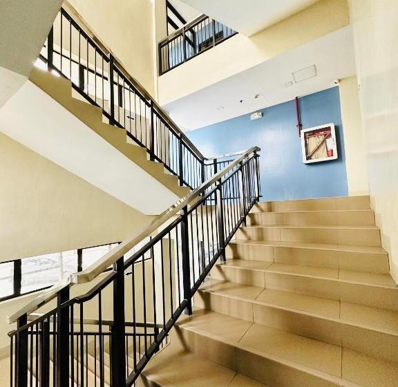 패밀리 룸, Felix Residences