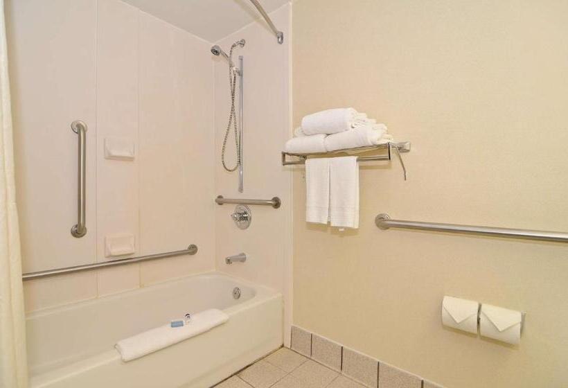 身障者適用キングサイズベッドルーム, Best Western Classic Inn