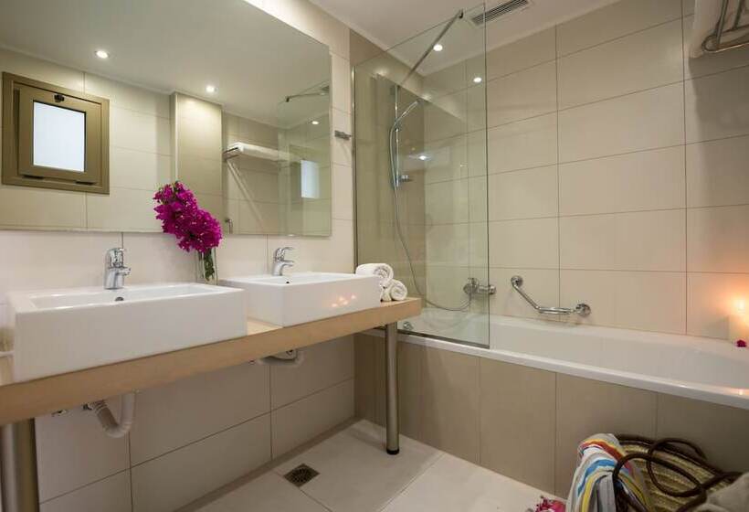 Семейный Номер, Bitzaro Palace Hotel   All Inclusive