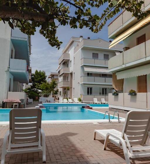 Апартаменты Superior 2 Спальни, Holiday Club Residence