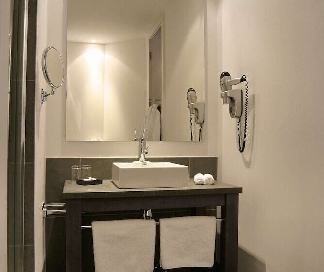 行政房间, Park Plaza Cardiff