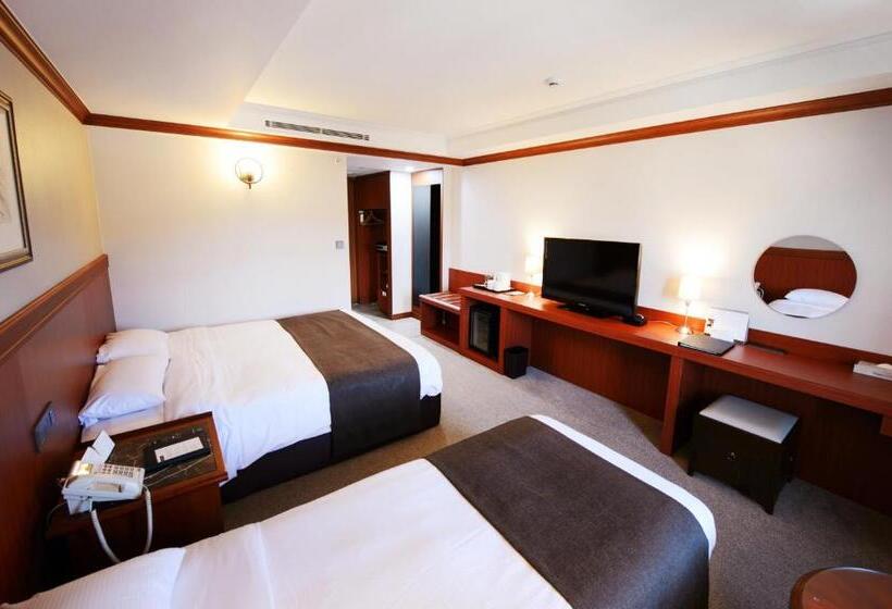 Номер Deluxe Вид на Озеро, Commodore Hotel Gyeongju