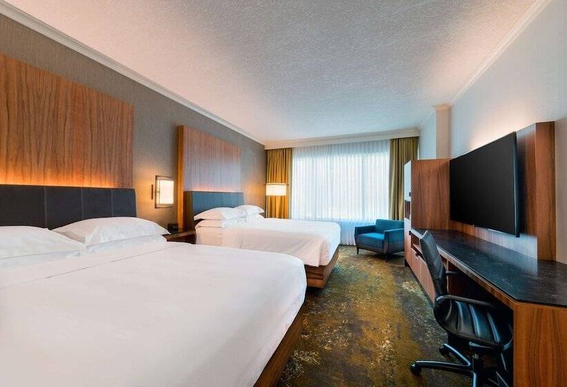 غرفة كلوب, Hyatt Regency Calgary