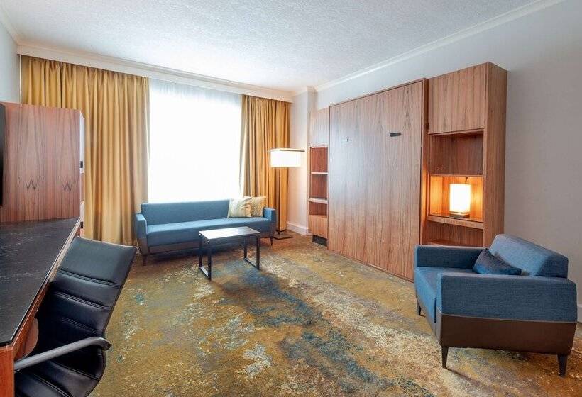 جناح, Hyatt Regency Calgary