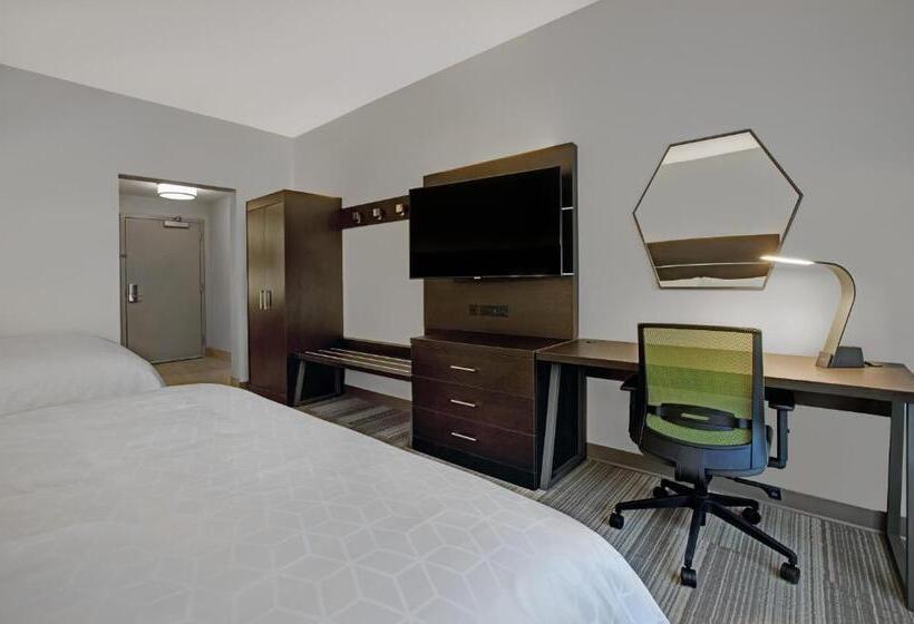 带大床的标准间, Holiday Inn Express   Milwaukee Downtown, An Ihg