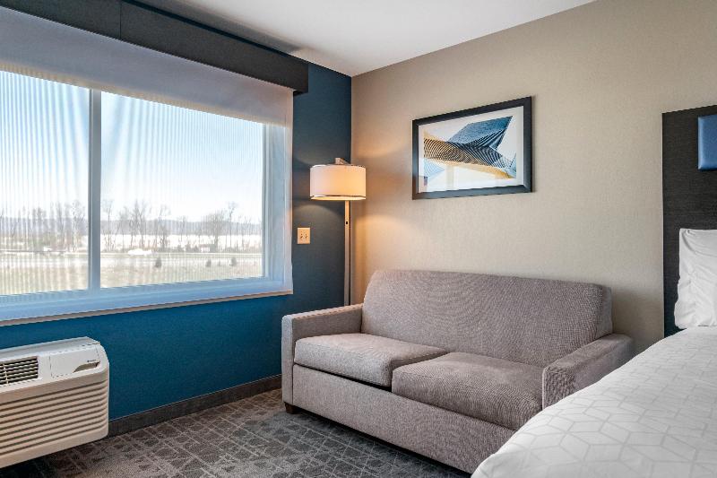 Люкс Кровать Кинг, Holiday Inn Express & Suites   Carlisle Southwest I 81, An Ihg