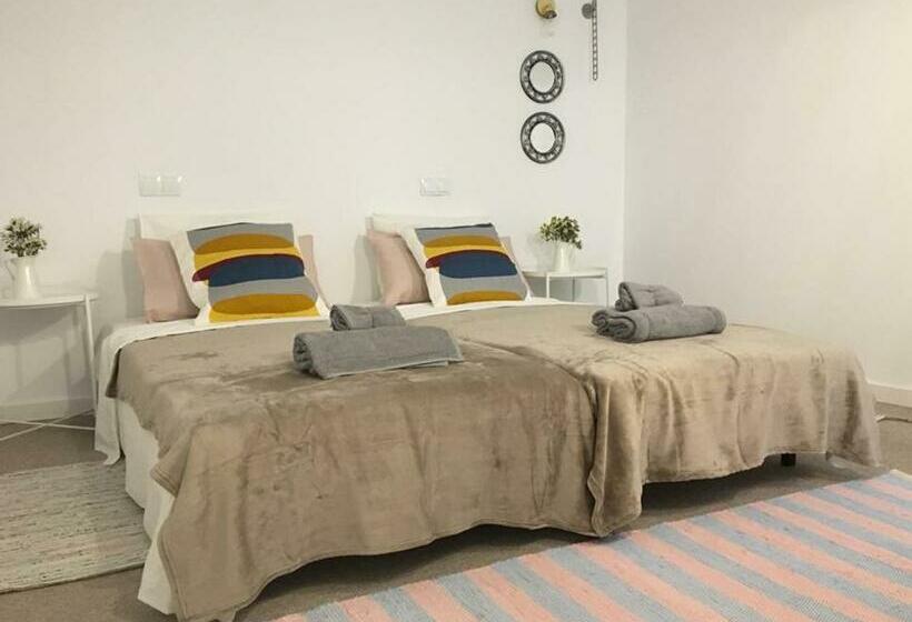 스탠다드 룸 공동 욕실, Hola Hostel Alicante