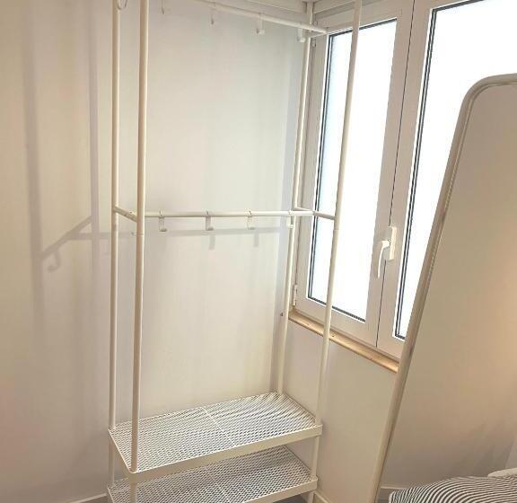 스탠다드 룸 공동 욕실, Hola Hostel Alicante