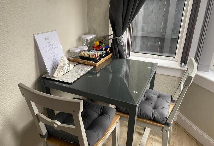 Номер Стандарт, Peacock Guest House