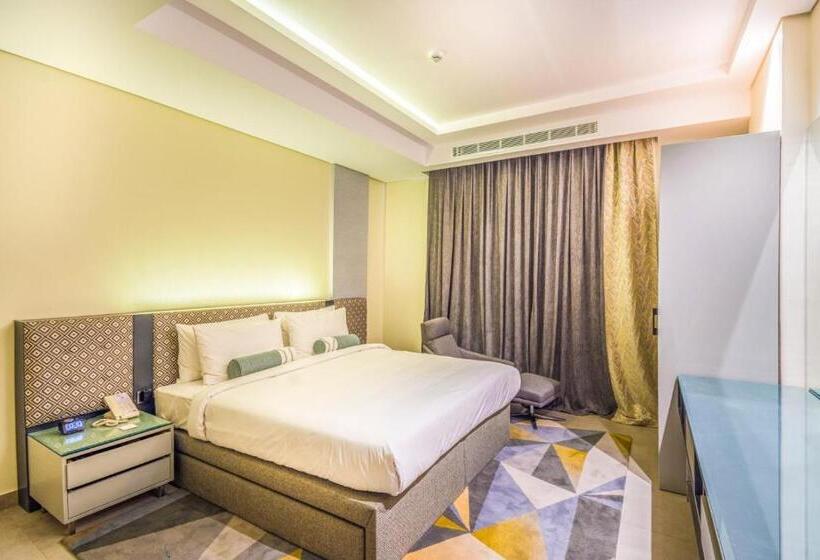 اتاق لوکس با تخت بزرگ, Ewaa Express Hotel   Tabuk