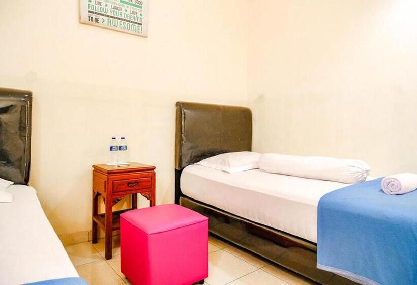 Номер Deluxe, Pondok Malabar Mitra Reddoorz