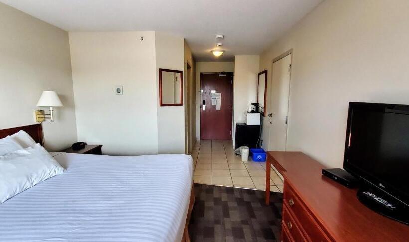 Стандартный Номер Кровать Кинг, Travelodge By Wyndham Stony Plain