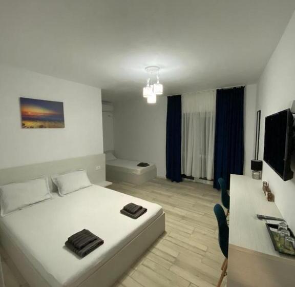 اتاق استاندارد سه تخته با بالکن, Glow Guesthouse Costinesti
