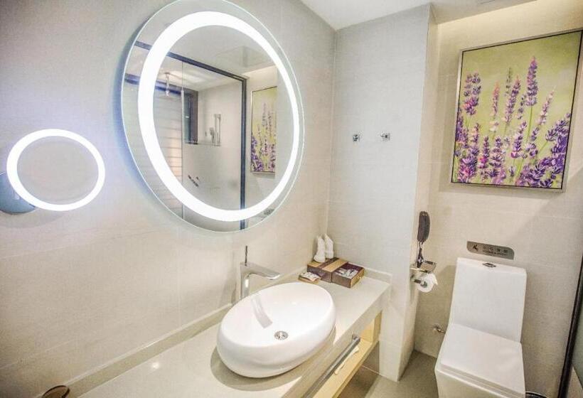 Номер Deluxe Кровать Кинг, Lavande Hotel Zhumadian High Speed ​​railway Station