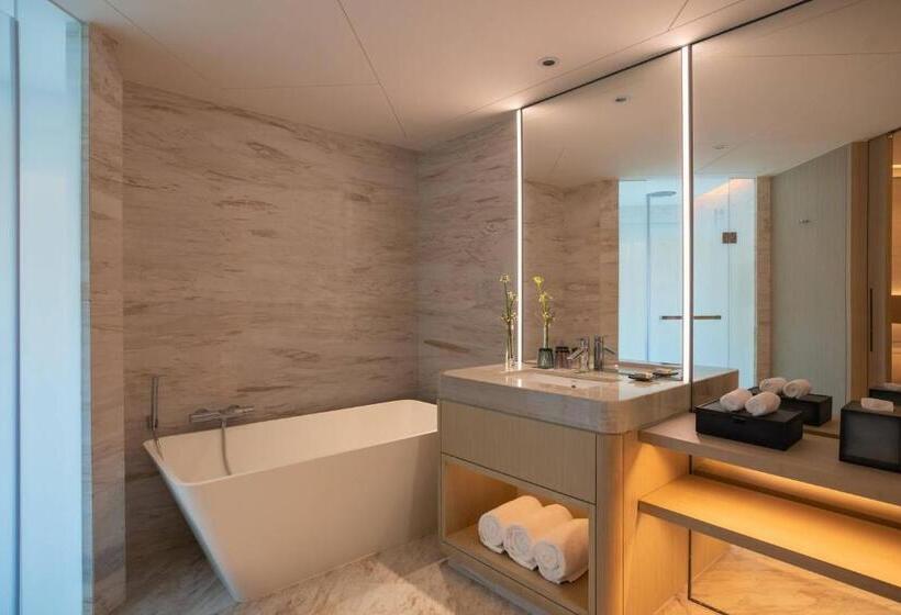 Люкс Executive Кровать Кинг, Renaissance Shenzhen Luohu