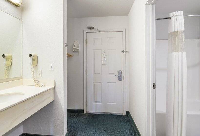 Номер Стандарт 2 Двуспальные Кровати, Rodeway Inn Decatur