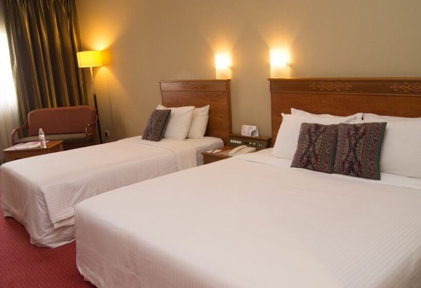 Семейный Номер Deluxe, Grand Continental Kuching