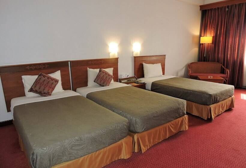 Трехместный Номер Deluxe, Grand Continental Kuching