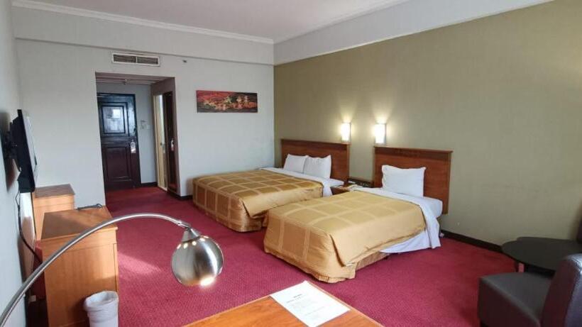 Семейный Номер Deluxe, Grand Continental Kuching