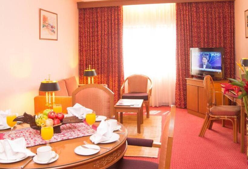 Люкс, Grand Continental Kuching