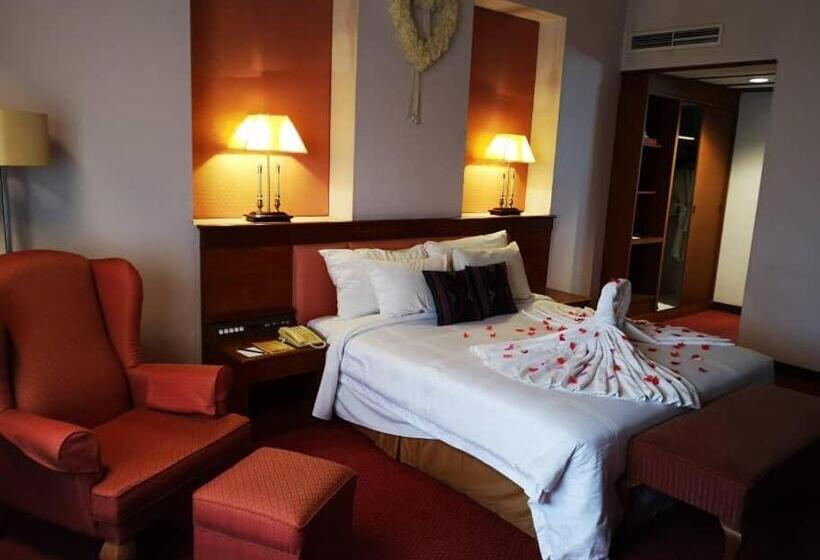 Люкс, Grand Continental Kuching
