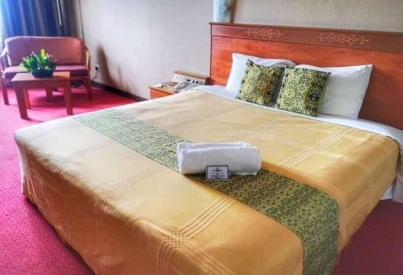 Номер Deluxe, Grand Continental Kuching